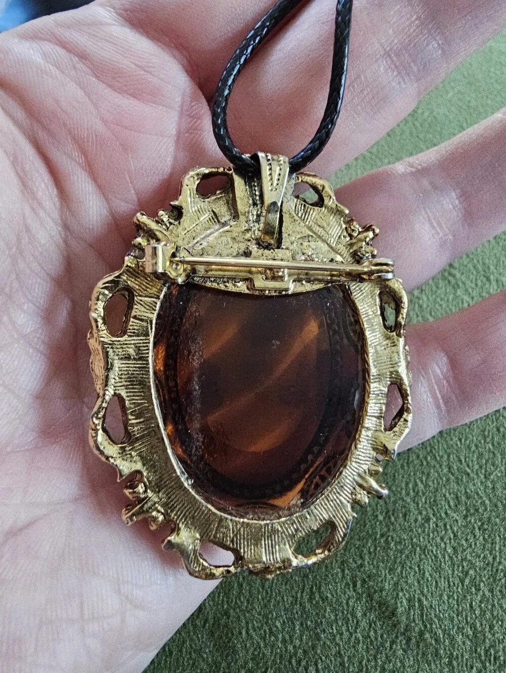 Vintage Cameo Brooch/pendant